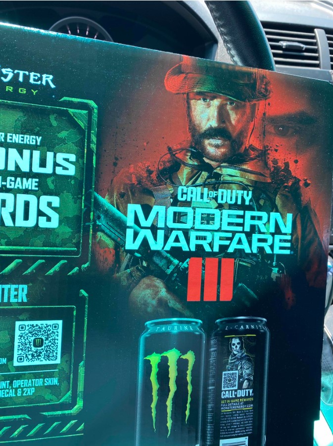 《决胜时刻：现代战争3》推出时间被爆料，连与Monster能量饮料联合促销的素材都曝光了